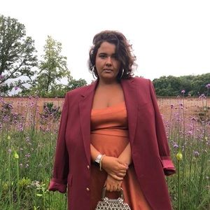 Meet your Posher, Thayna